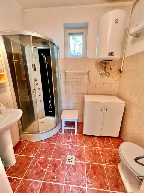 3-bedroom family house with half hectare land within 30 minutes from Budapest
