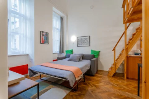 Stylish Studio Apartment for Rent in Dorottya street – close to Vörösmarty square