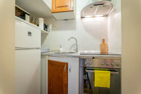 Stylish Studio Apartment for Rent in Dorottya street – close to Vörösmarty square