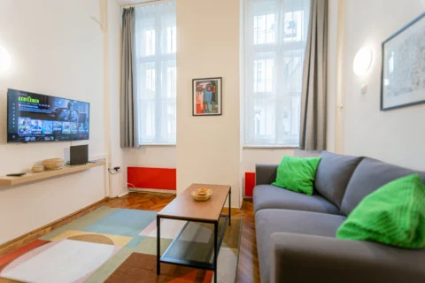 Stylish Studio Apartment for Rent in Dorottya street – close to Vörösmarty square