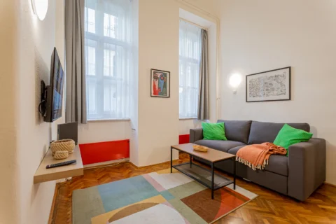 Stylish Studio Apartment for Rent in Dorottya street – close to Vörösmarty square