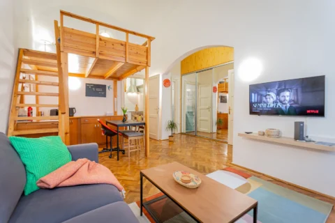 Stylish Studio Apartment for Rent in Dorottya street – close to Vörösmarty square