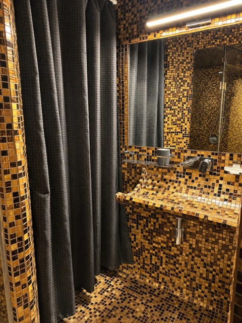 Luxury One-bedroom Apartment for Rent in Rózsa street –  close to Oktogon