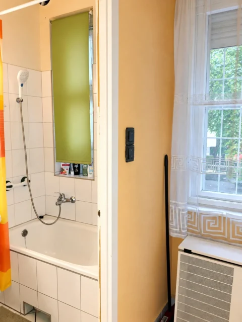 Studio Apartment for Rent in Haller street