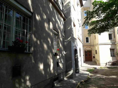 Studio Apartment for Rent in Haller street