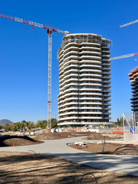 Newly built 2-bedrom with panoramic view for sale in Marina City1 Tower